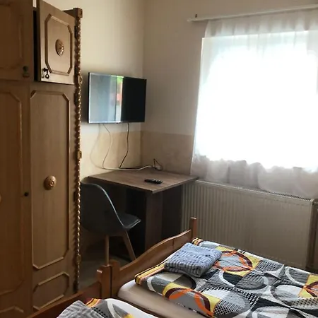 Tulipan Vendeghaz Daire *