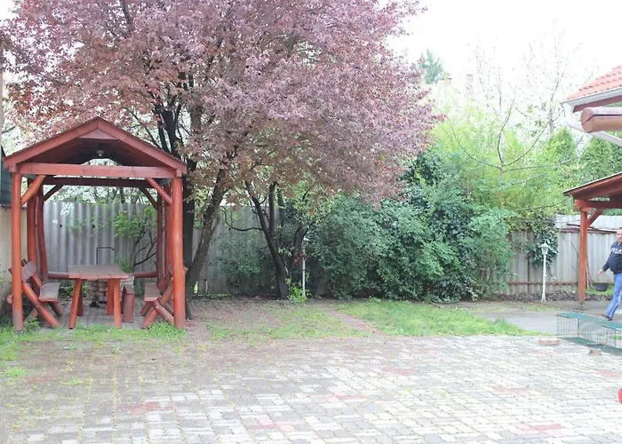 Tulipan Vendeghaz Apartment *